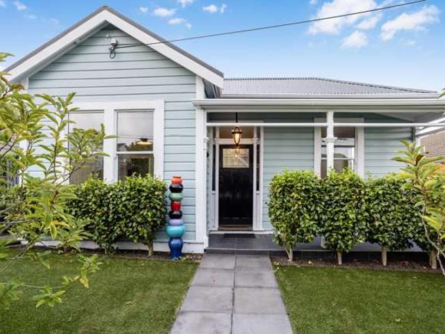 House for sale in Otakou