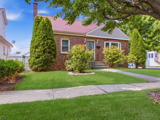 House for sale in Lyndhurst, New Jersey