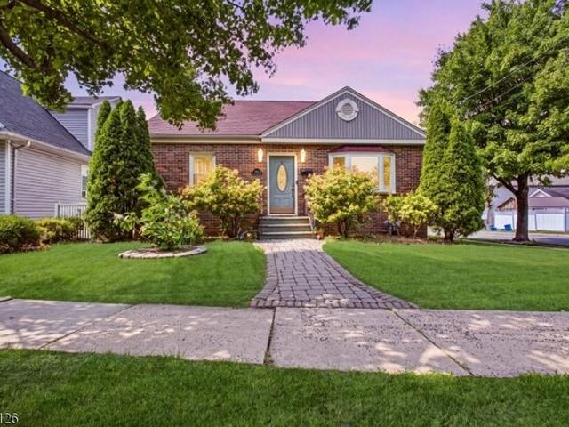 House for sale in Lyndhurst, New Jersey