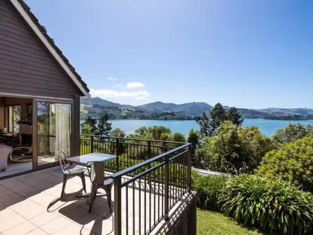 House for sale in Otakou