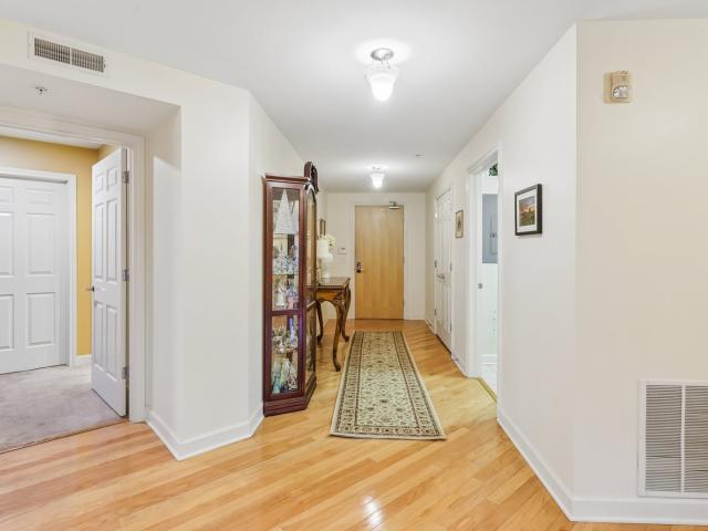 Condo for sale in Deerfield, Illinois