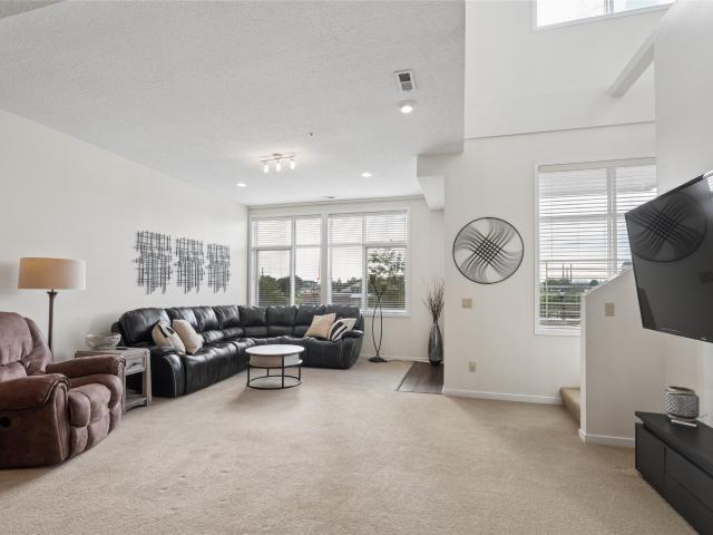Condo for sale in Fox Prairie Plaza, West Des Moines