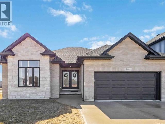 House for sale in Brights Grove, Ontario