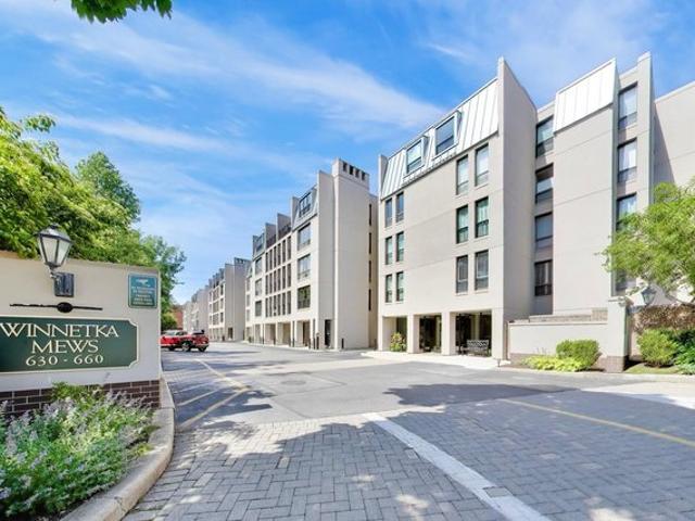 Condo for sale in Winnetka, Illinois