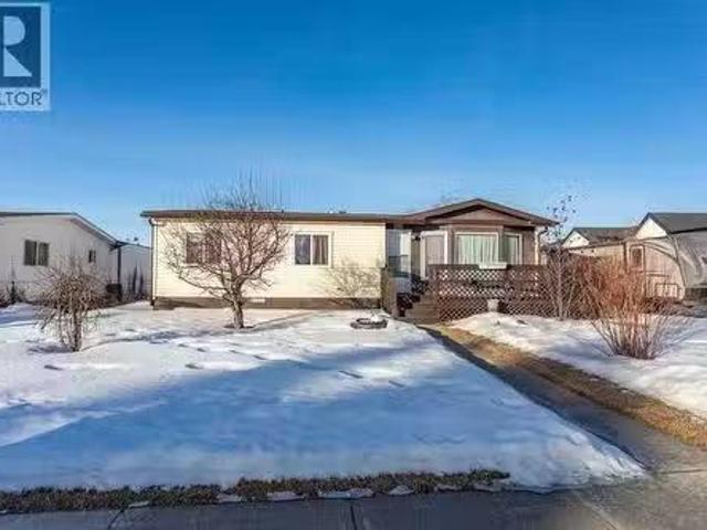 House for sale in Ponoka, Alberta