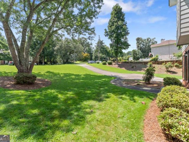 House for sale in Flowery Branch, Georgia