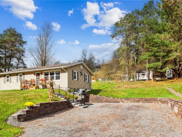 House for sale in Harpersfield, New York