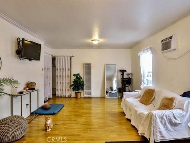 House for sale in Vermont Knolls, Los Angeles