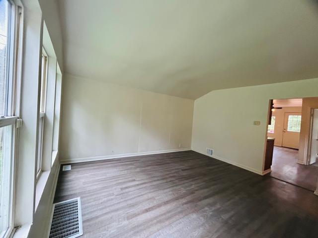 House for sale in Mchenry, Illinois