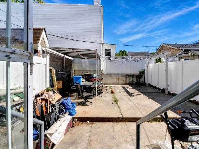 House for sale in Queens, Arverne