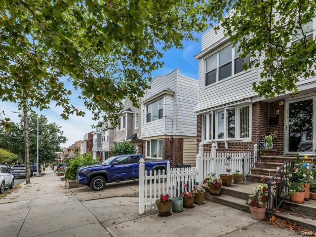 House for sale in Queens, Arverne