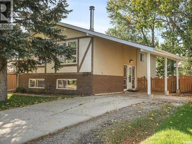 House for sale in Normanview West, Regina
