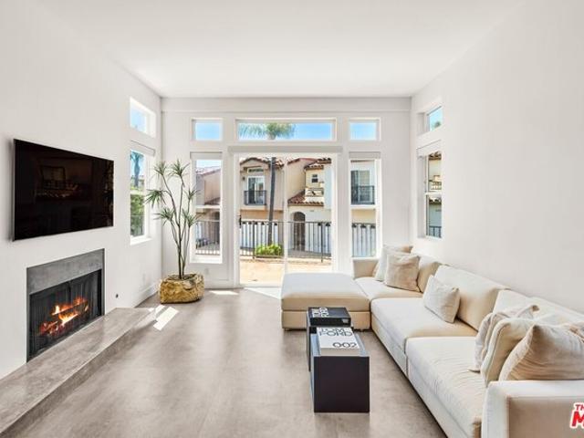 Condo for sale in Malibu, California