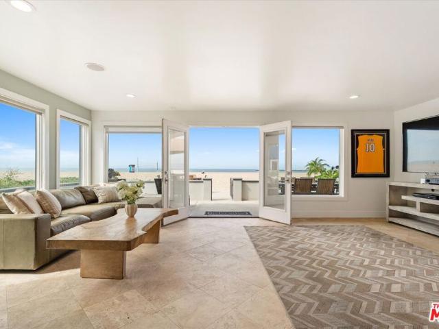 Property for rent in Canoga Park, California