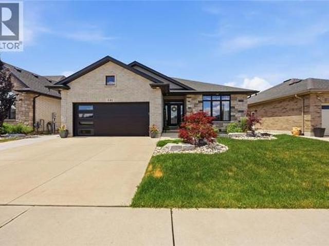 House for sale in Brights Grove, Ontario