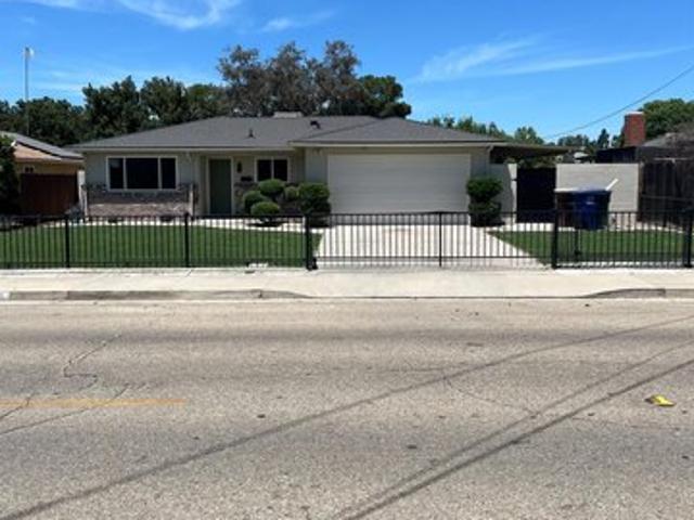 House for sale in Kingsburg, California