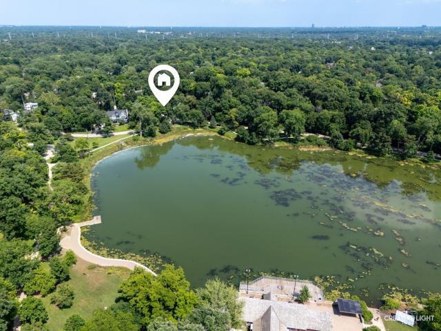 House for sale in Glen Ellyn, Illinois