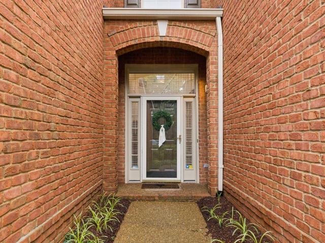 Townhouse for sale in Brentwood