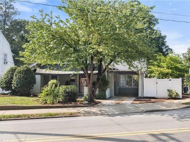 House for sale in Pfafftown, North Carolina