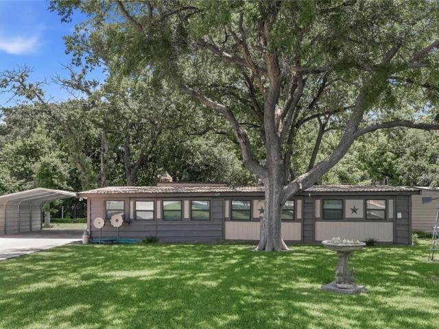 House for sale in De Leon, Texas