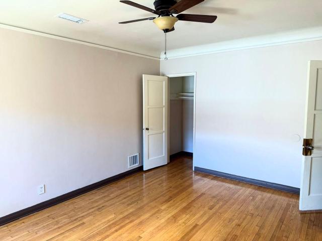 Apartment for rent in Canoga Park, California