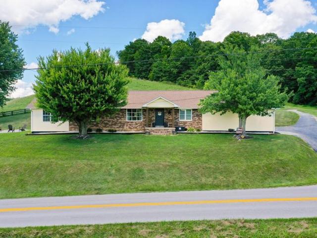 House for sale in Annville, Kentucky