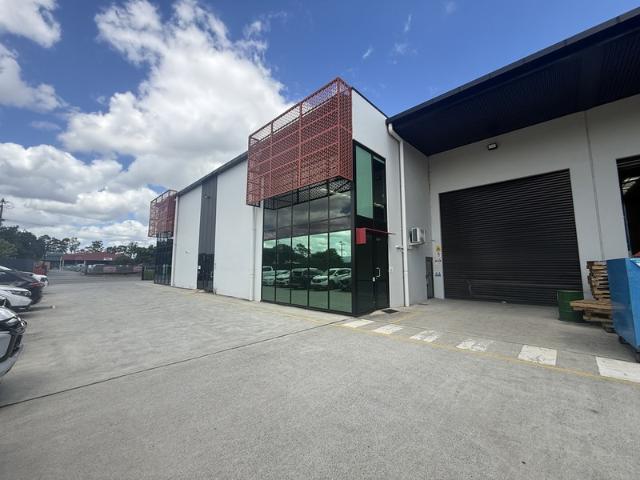 Warehouse for rent in Toombul, Queensland