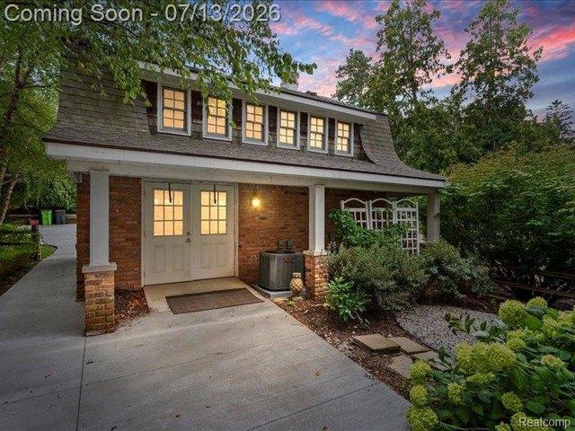 House for sale in West Bloomfield, Michigan