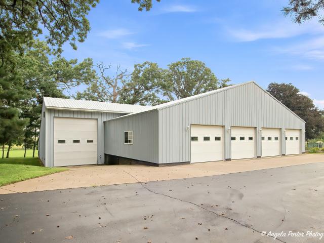 House for sale in Mchenry, Illinois