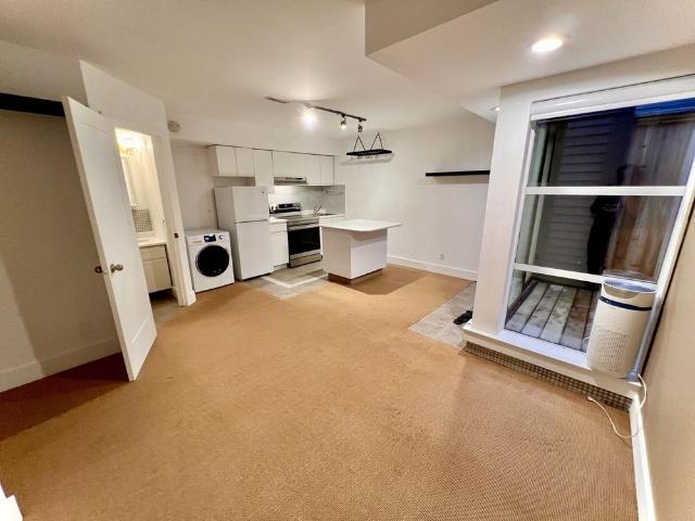 Apartment for rent in Horseshoe Bay, West Vancouver