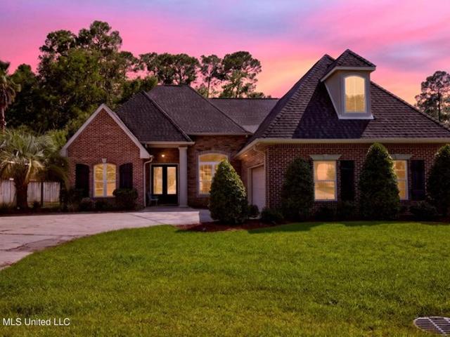 House for sale in Diamondhead, Mississippi