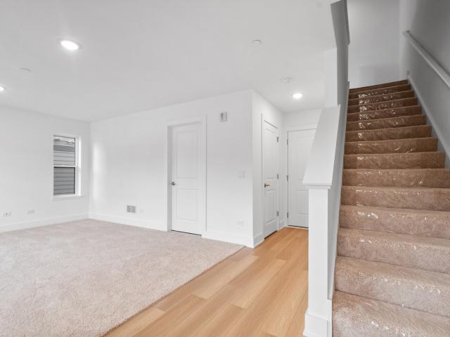 Townhouse for rent in Morton Grove