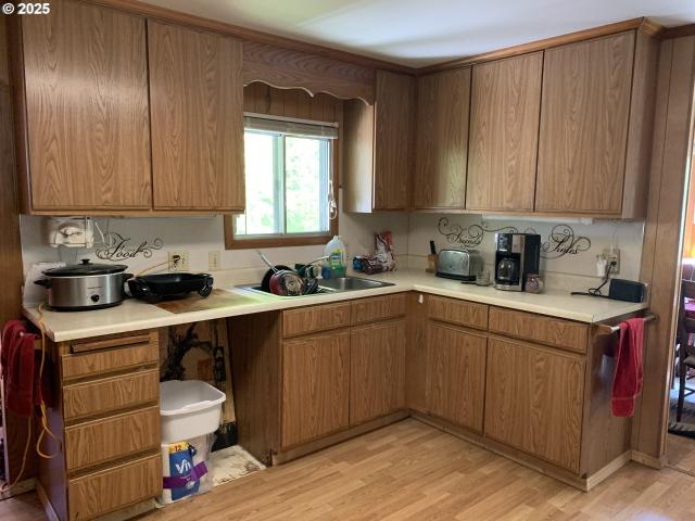 House for sale in Coos Bay