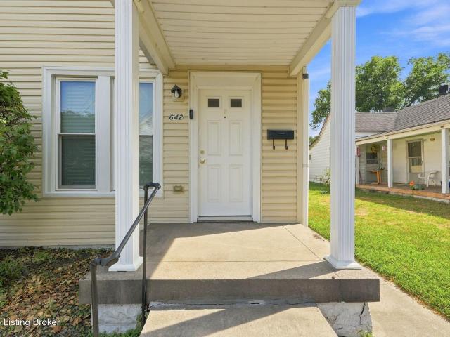 House for sale in Louisville, Jefferson County