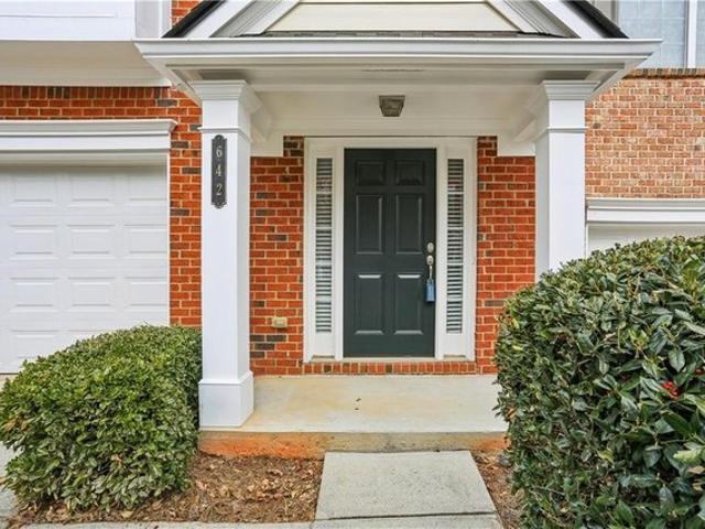 Townhouse for sale in Sandy Springs, Georgia