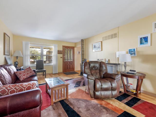 Townhouse for sale in Elk Grove Village, Illinois