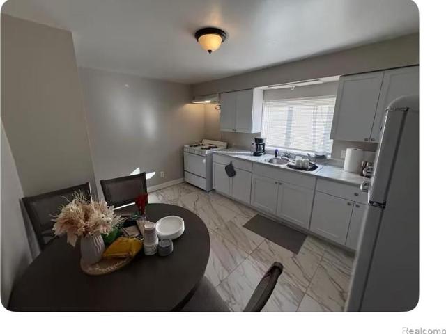 House for sale in Dearborn Heights