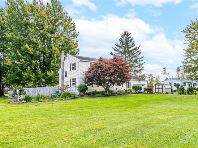 House for sale in Lakeside, Town of Ontario