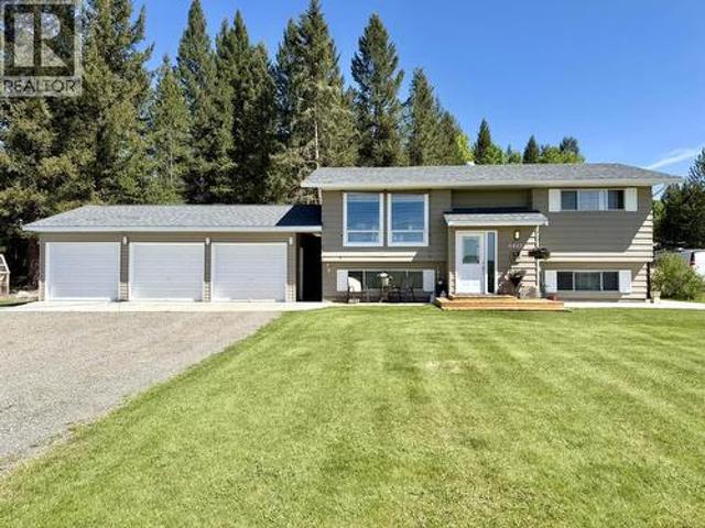 House for sale in Eagle Creek, British Columbia