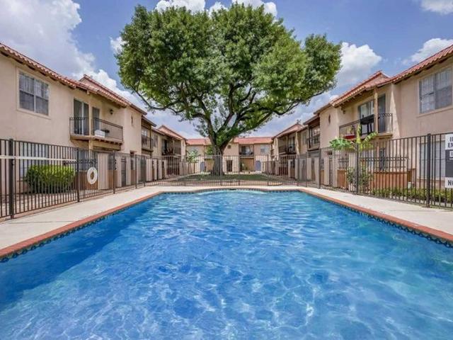 House for sale in Oaks Estates, Houston