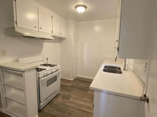 Apartment for rent in Canoga Park, California