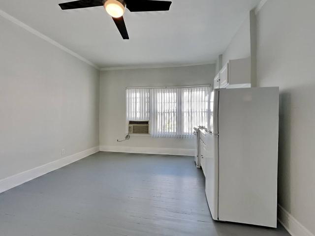 Apartment for rent in Canoga Park, California