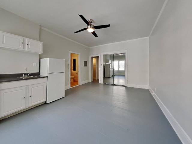 Apartment for rent in Canoga Park, California
