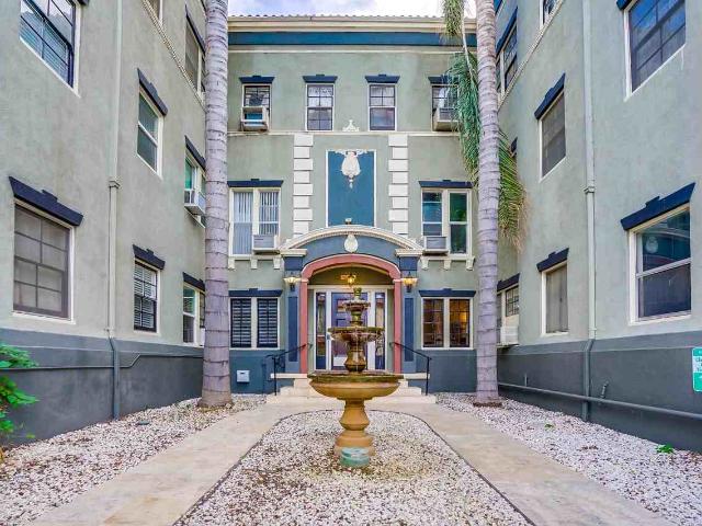 Apartment for rent in Canoga Park, California