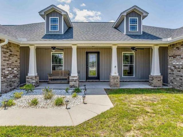 House for sale in Laurel Hill, Florida