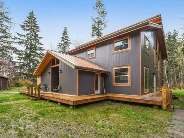 House for sale in Courtenay