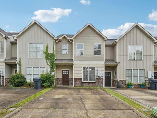Townhouse for sale in Calera, Alabama