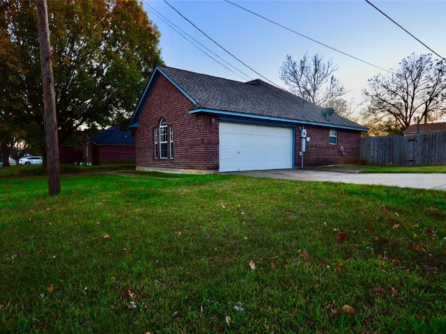 House for sale in Lexington, Texas