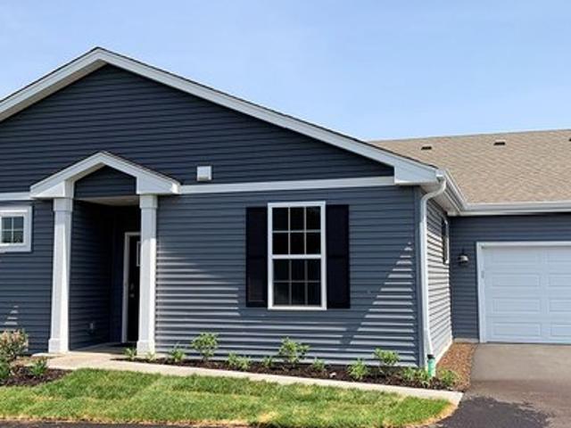 Townhouse for sale in Mchenry, Illinois