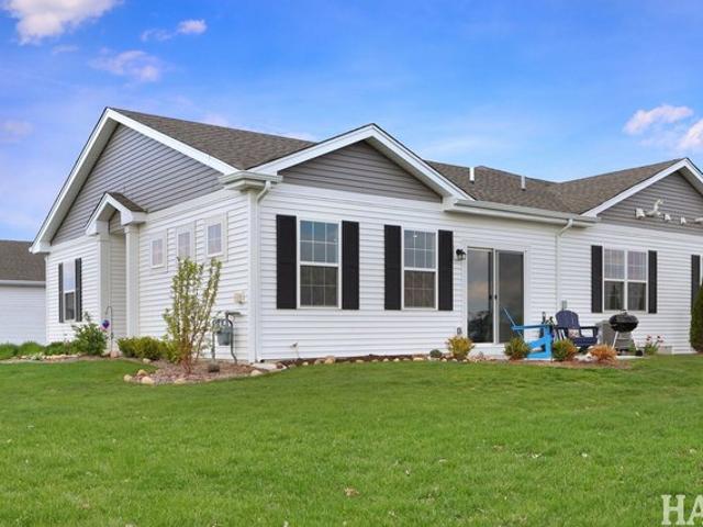 Townhouse for sale in Wonder Lake, McHenry County